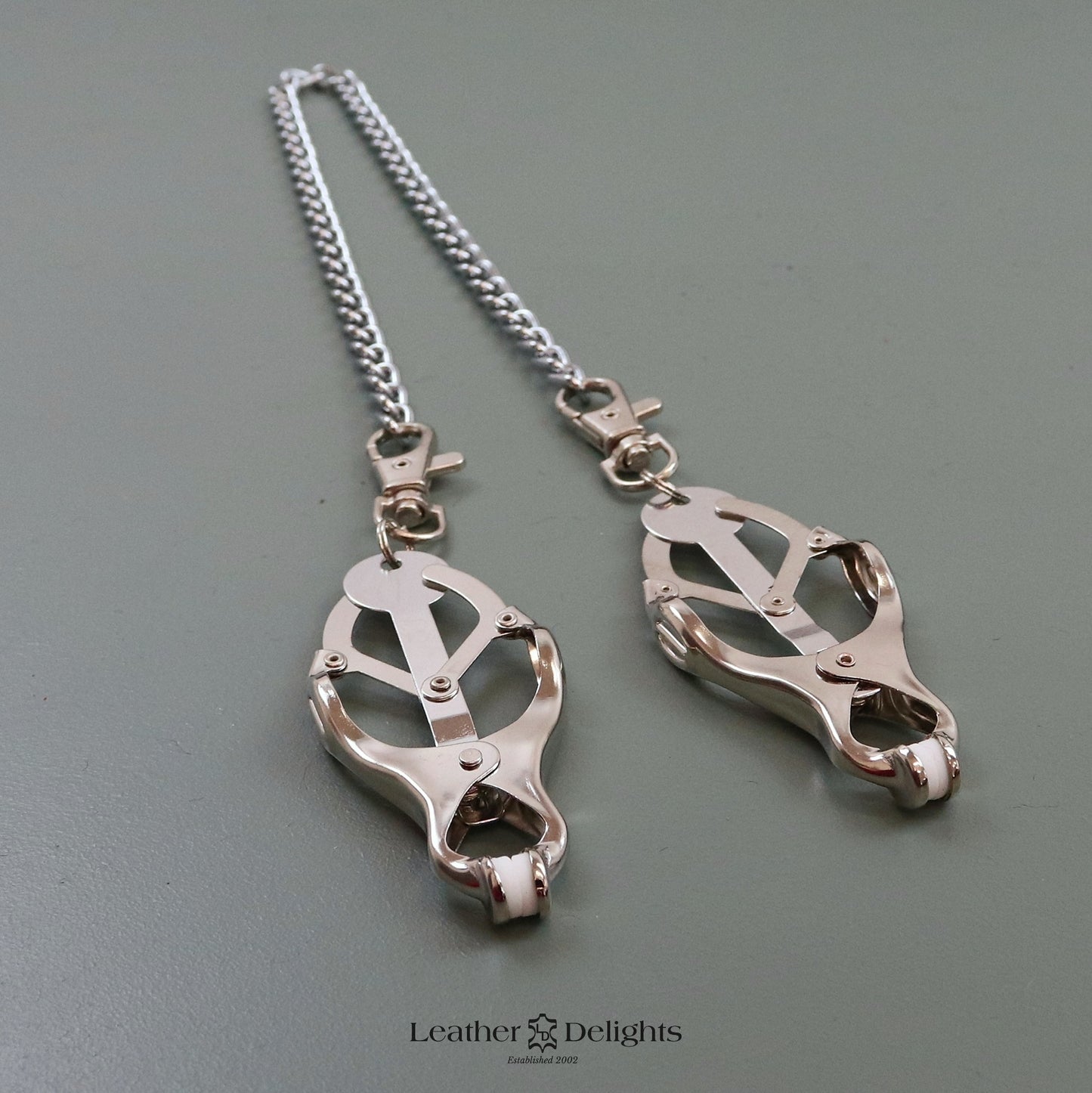 Clover Clamps with Chain